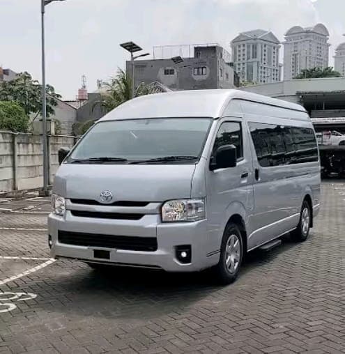 Toyota HiAce Commuter